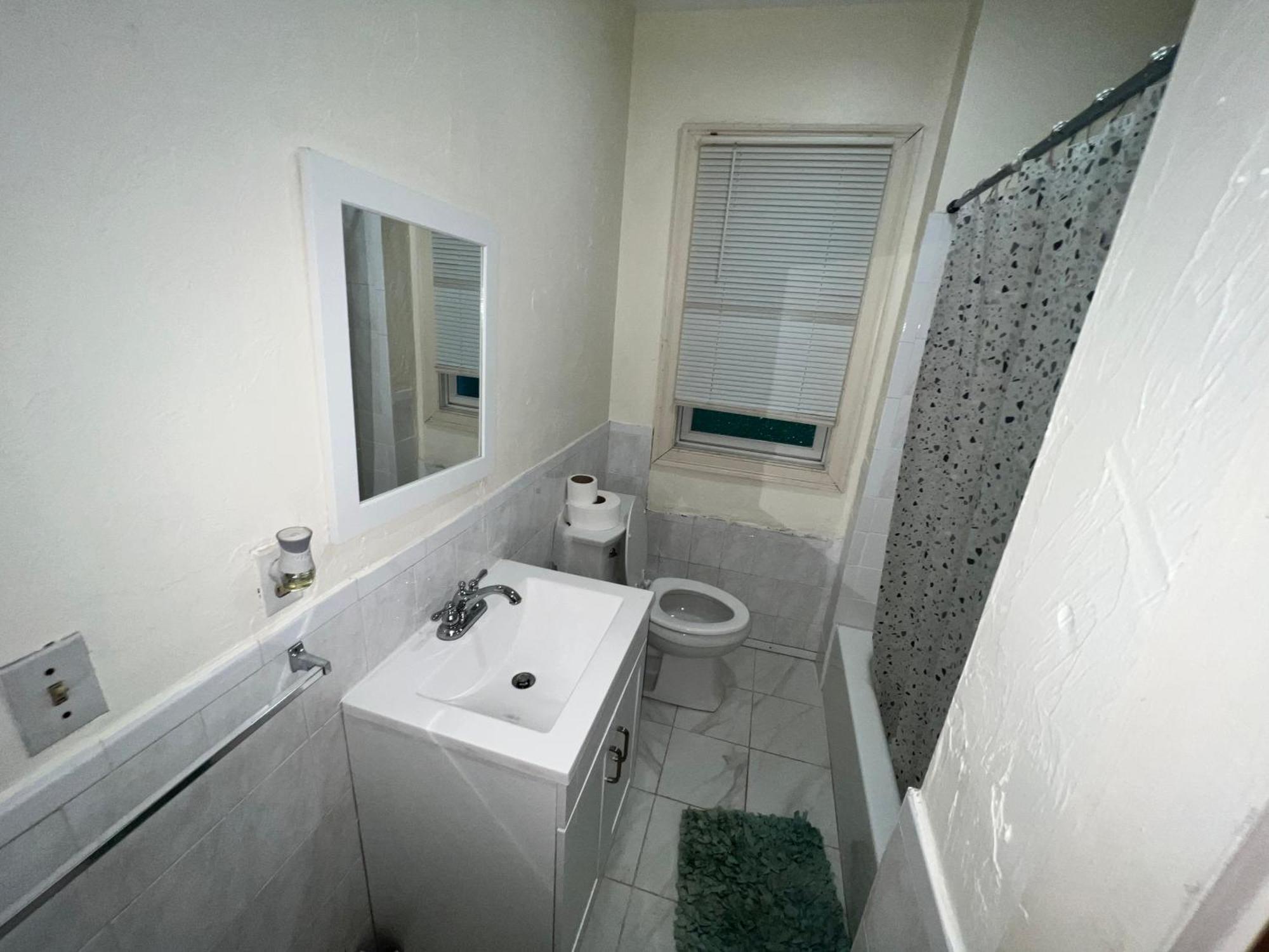 Private Bedroom Near Бостон Экстерьер фото