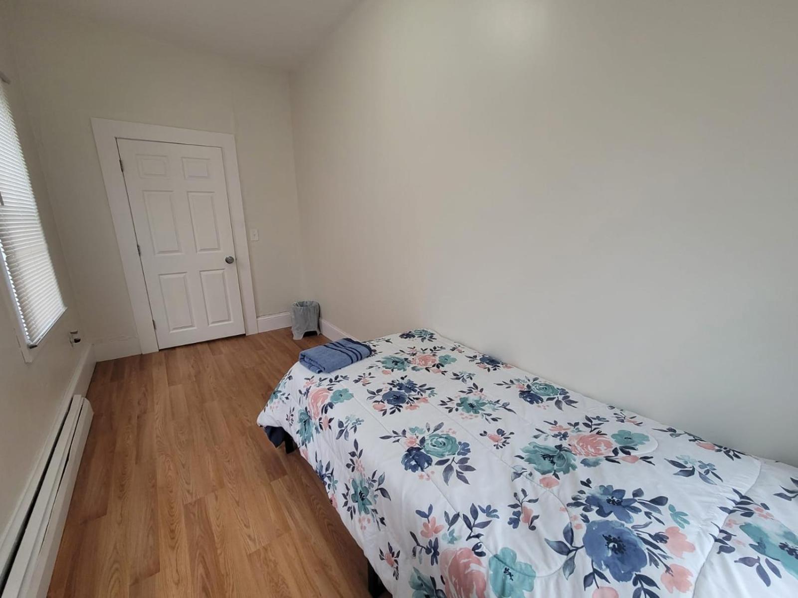 Private Bedroom Near Бостон Экстерьер фото